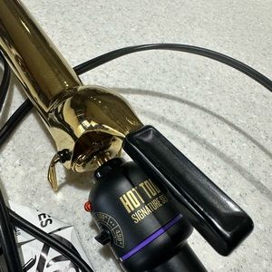 1-1/2 Hot Tools Curling Iron